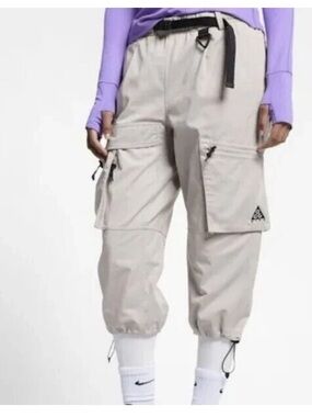Nike ACG Women's baggy Cargo Pants jogger Light Beige BQ7301
